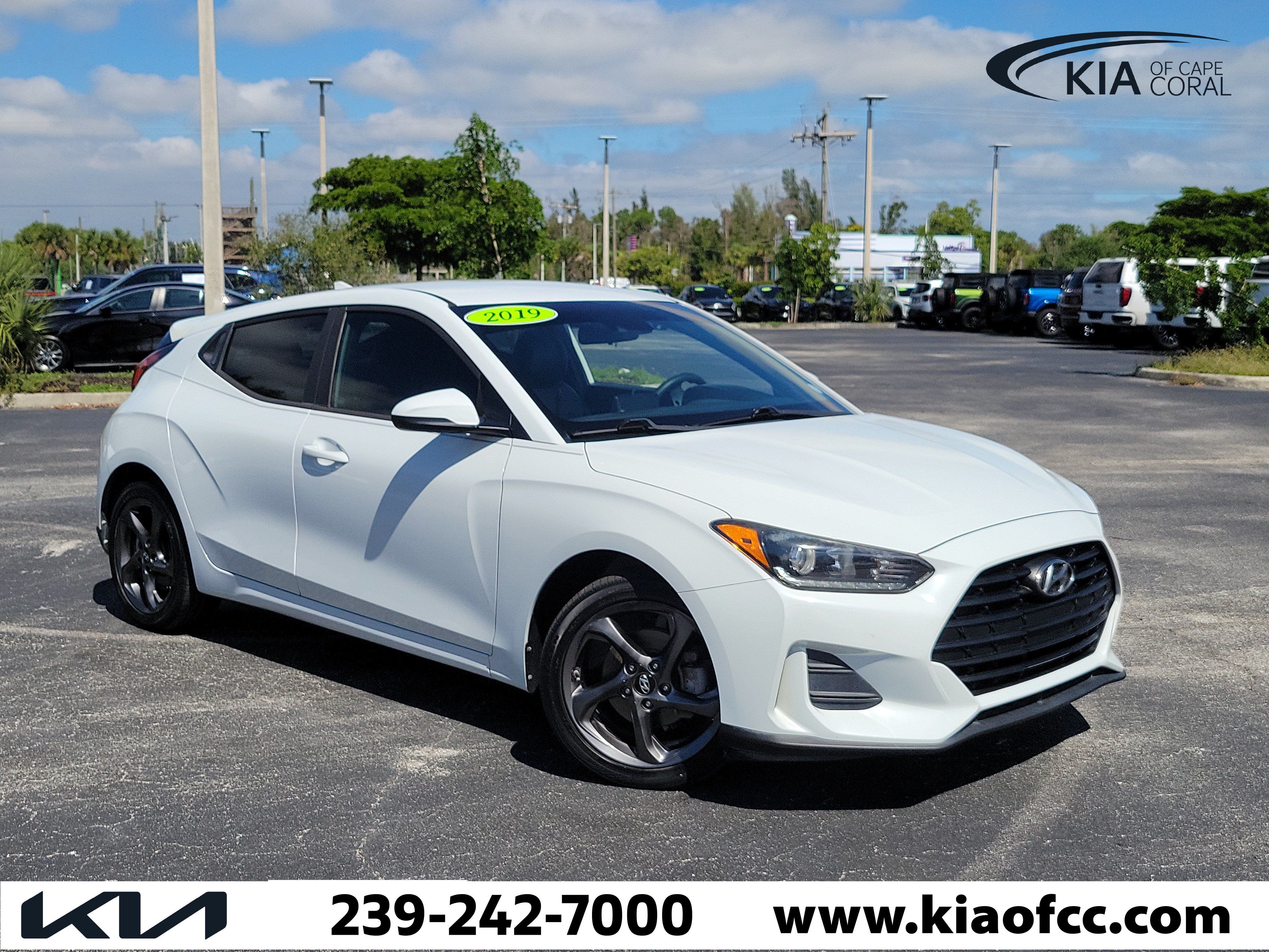 Used 2019 Hyundai Veloster 2.0 FWD image 1