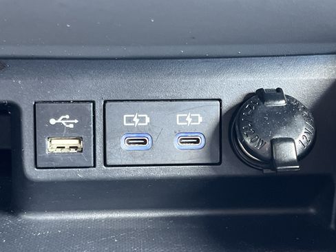 Used 2022 Toyota Highlander XLE image 8