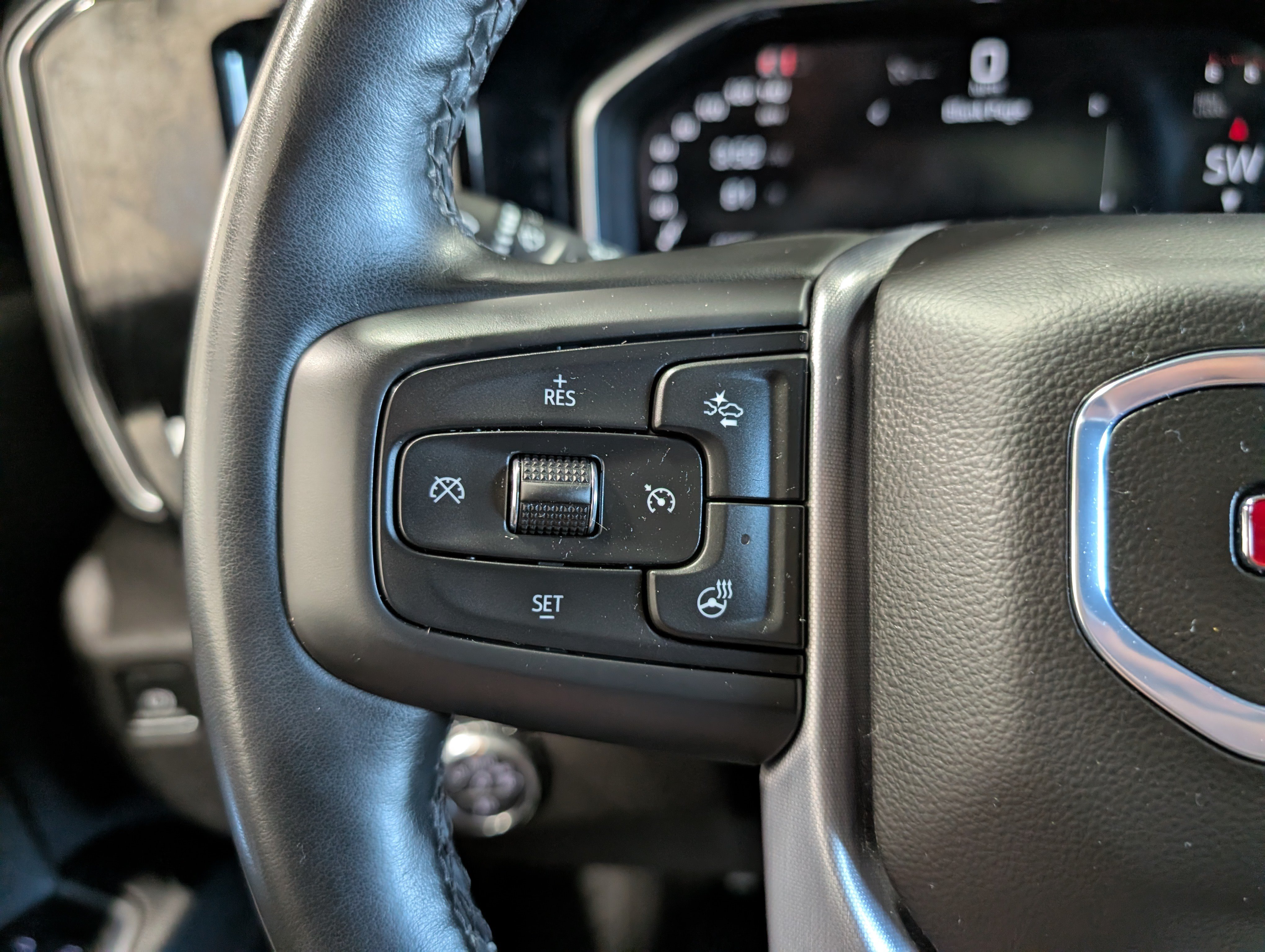Used 2025 GMC Sierra 2500 SLE w/ Preferred Package AWD/4WD image 23
