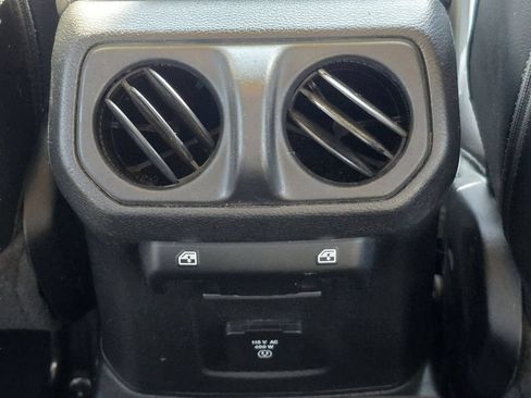 Used 2020 Jeep Gladiator Overland AWD/4WD image 30