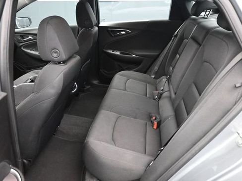 Used 2025 Chevrolet Malibu LT FWD image 8