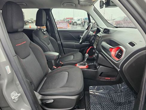 Used 2021 Jeep Renegade Trailhawk w/ Trailer Tow Group image 15