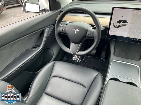 Used 2021 Tesla Model Y Long Range AWD/4WD image 37