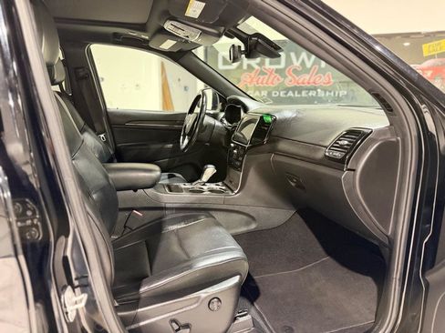 Used 2019 Jeep Grand Cherokee High Altitude RWD image 14