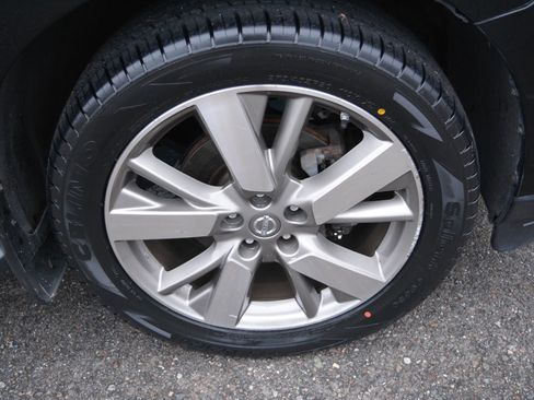 Used 2014 Nissan Pathfinder Platinum image 9