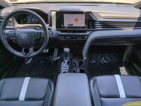 Used 2025 Toyota Camry SE FWD image 14