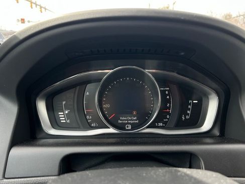 Used 2017 Volvo XC60 T6 Dynamic w/ Preferred Option Package image 24