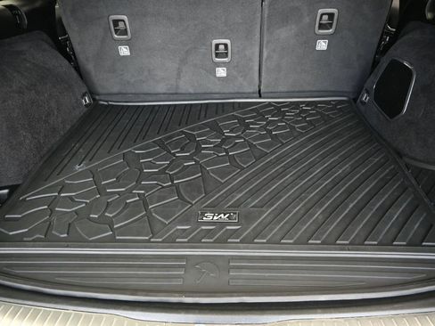 Used 2024 Jeep Grand Cherokee Overland w/ Luxury Tech Group IV AWD/4WD image 20