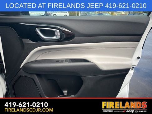 Used 2024 Jeep Compass Limited image 16