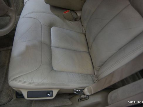 Used 1997 Cadillac De Ville D'Elegance w/ Safety/Security Pkg FWD image 21