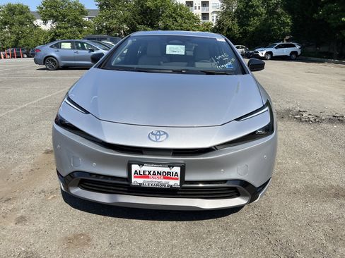New 2026 Toyota Prius XLE FWD image 2