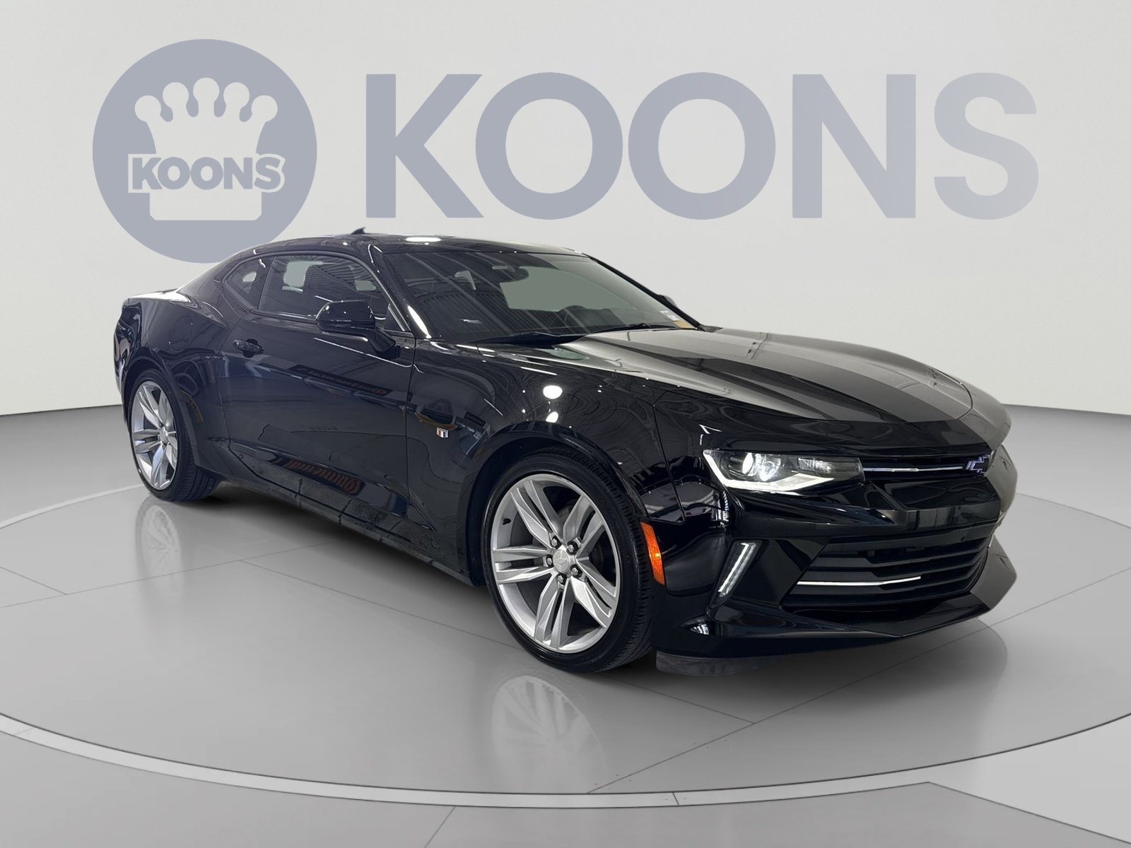 Used 2017 Chevrolet Camaro LT RWD image 2
