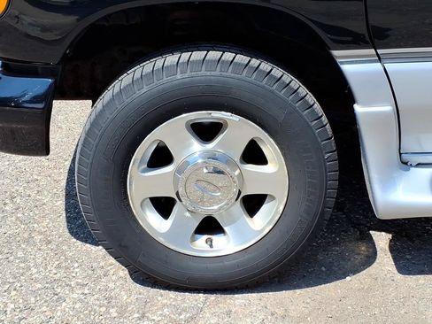 Used 2005 Ford E-150 and Econoline 150 RWD image 16