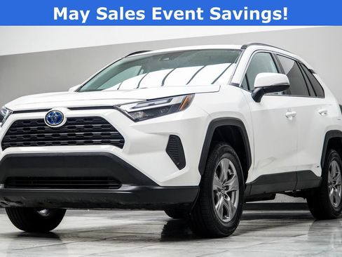 Used 2024 Toyota RAV4 XLE AWD/4WD image 8