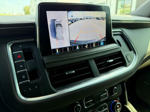 Used 2021 Chevrolet Tahoe Z71 w/ Z71 Signature Package image 16