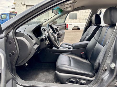 Used 2018 Nissan Altima 2.5 SR w/ SR Special Edition FWD image 2
