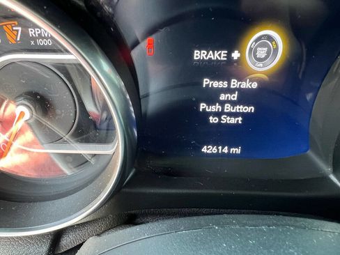 Certified 2020 Jeep Gladiator Overland image 14