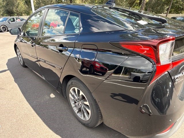 Used 2021 Toyota Prius Limited w/ Premium Convenience Package FWD image 3