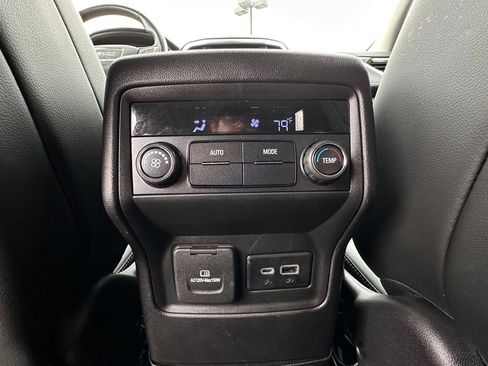 Used 2022 GMC Acadia SLT AWD/4WD image 27