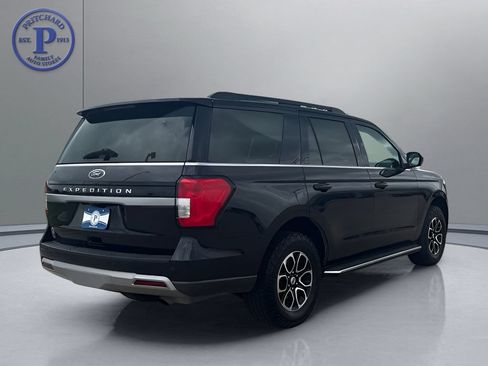 Used 2023 Ford Expedition XLT AWD/4WD image 7