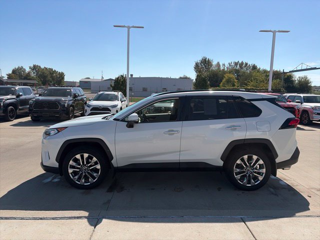 Used 2019 Toyota RAV4 Limited w/ Advanced Technology Package AWD/4WD image 4