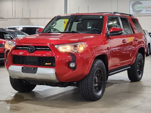 Used 2022 Toyota 4Runner TRD Off-Road Premium AWD/4WD image 4
