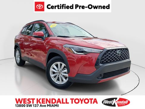 Certified 2023 Toyota Corolla Cross LE FWD image 1