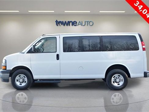 Used 2021 Chevrolet Express 3500 LT w/ LT Preferred Equipment Group image 2