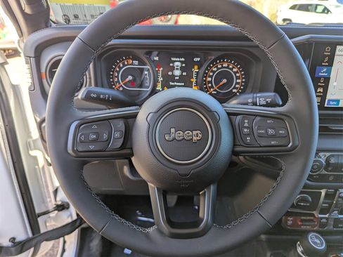 New 2026 Jeep Gladiator Mojave image 18