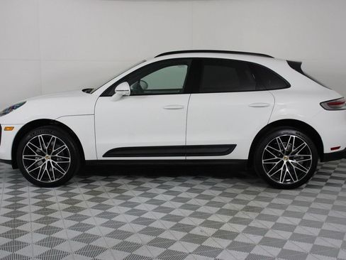 Certified 2026 Porsche Macan AWD/4WD image 2