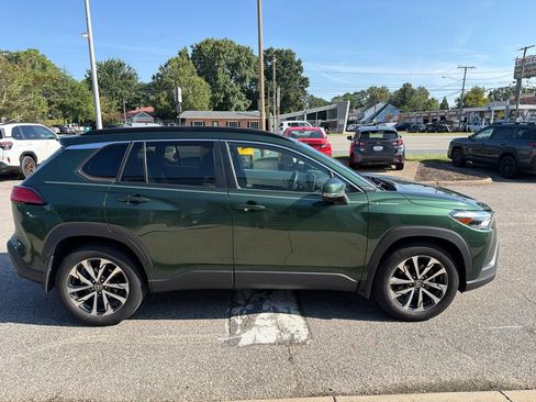 Used 2022 Toyota Corolla Cross XLE AWD/4WD image 5