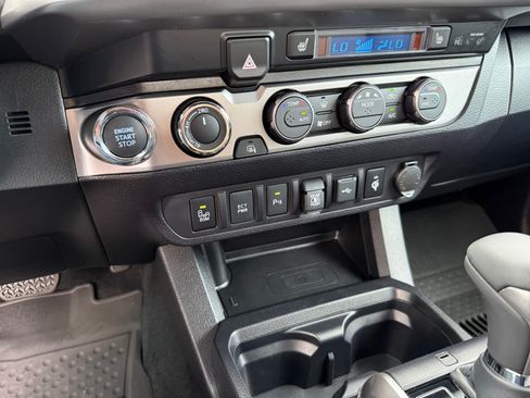 Used 2023 Toyota Tacoma Limited w/ Nightshade Package AWD/4WD image 19