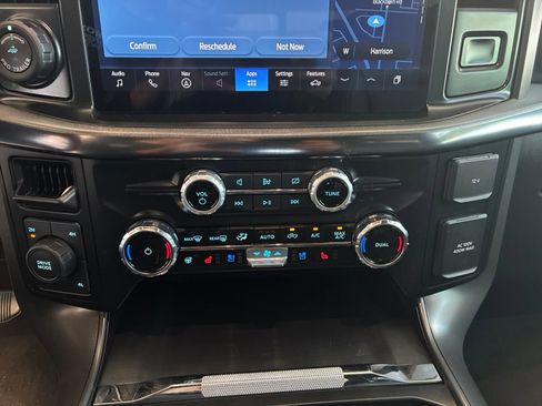 Used 2024 Ford F150 Lariat AWD/4WD image 23