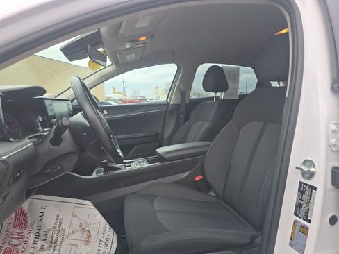 Used 2022 Kia K5 LXS image 12