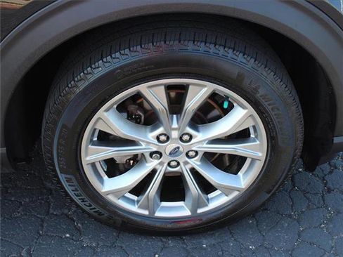 Used 2021 Ford Explorer XLT image 43