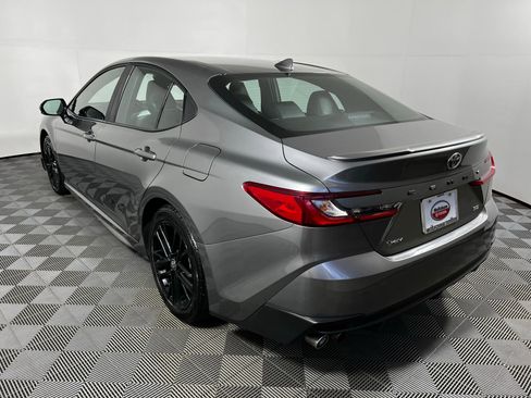 Used 2025 Toyota Camry SE image 7