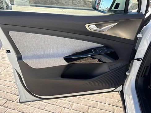 New 2026 Volkswagen ID.4 Pro image 12