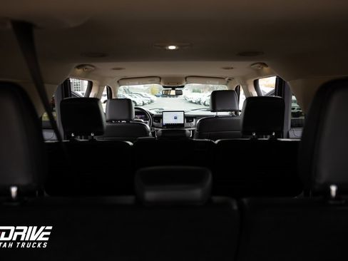 Used 2024 Ford Expedition Max XLT image 17