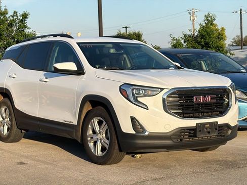 Used 2018 GMC Terrain SLE w/ Infotainment Package I FWD image 3