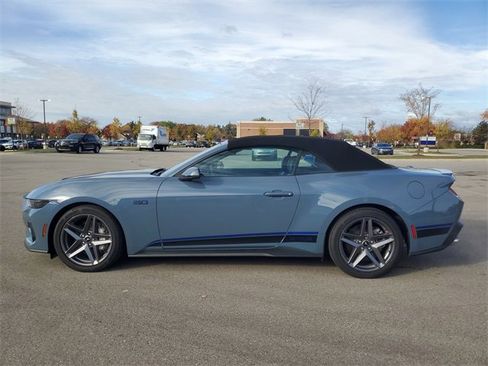 Used 2024 Ford Mustang GT Premium image 4
