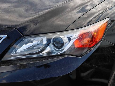 Used 2014 Acura ILX image 2