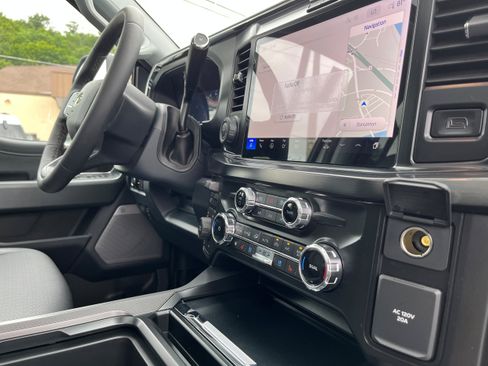 New 2026 Ford F250 Lariat w/ Black Appearance Package AWD/4WD image 18