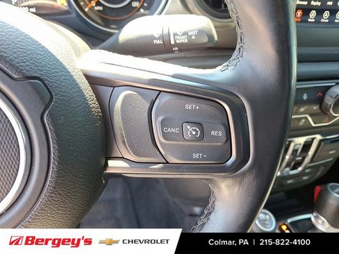 Used 2021 Jeep Gladiator Sport AWD/4WD image 24