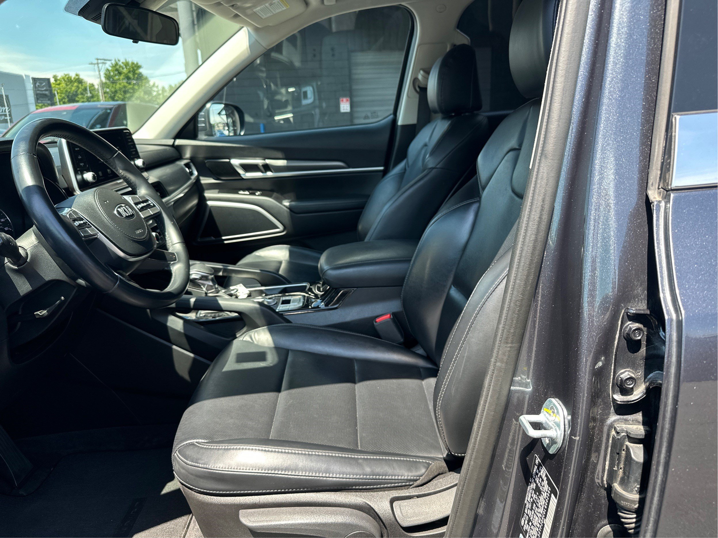 Used 2020 Kia Telluride LX AWD/4WD image 9