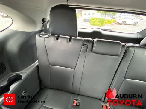 Certified 2024 Toyota Highlander XLE AWD/4WD image 24