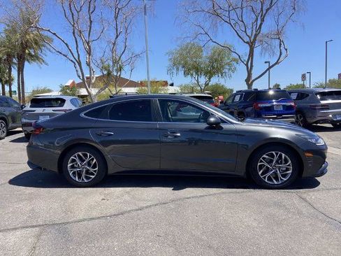 Used 2021 Hyundai Sonata SEL w/ Convenience Package FWD image 2