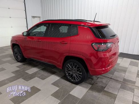 Used 2022 Jeep Compass Limited w/ (RED) Package AWD/4WD image 2