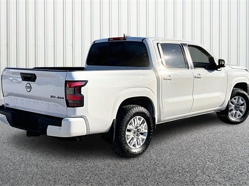 Used 2022 Nissan Frontier SV image 12