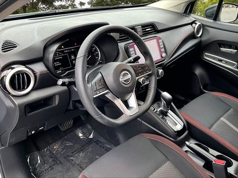 Used 2023 Nissan Versa SR w/ Trunk Package image 18