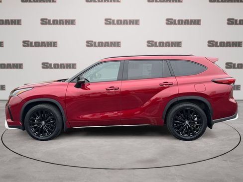 Used 2023 Toyota Highlander XSE image 2